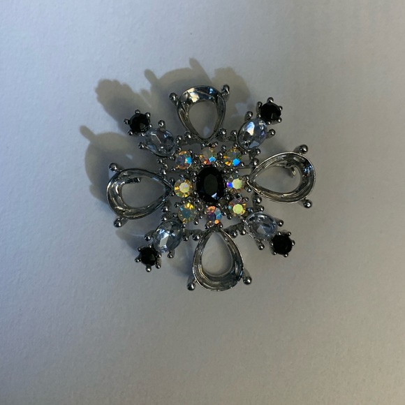 AB rhinestone, black rhinestone brooch/pin - Picture 1 of 2
